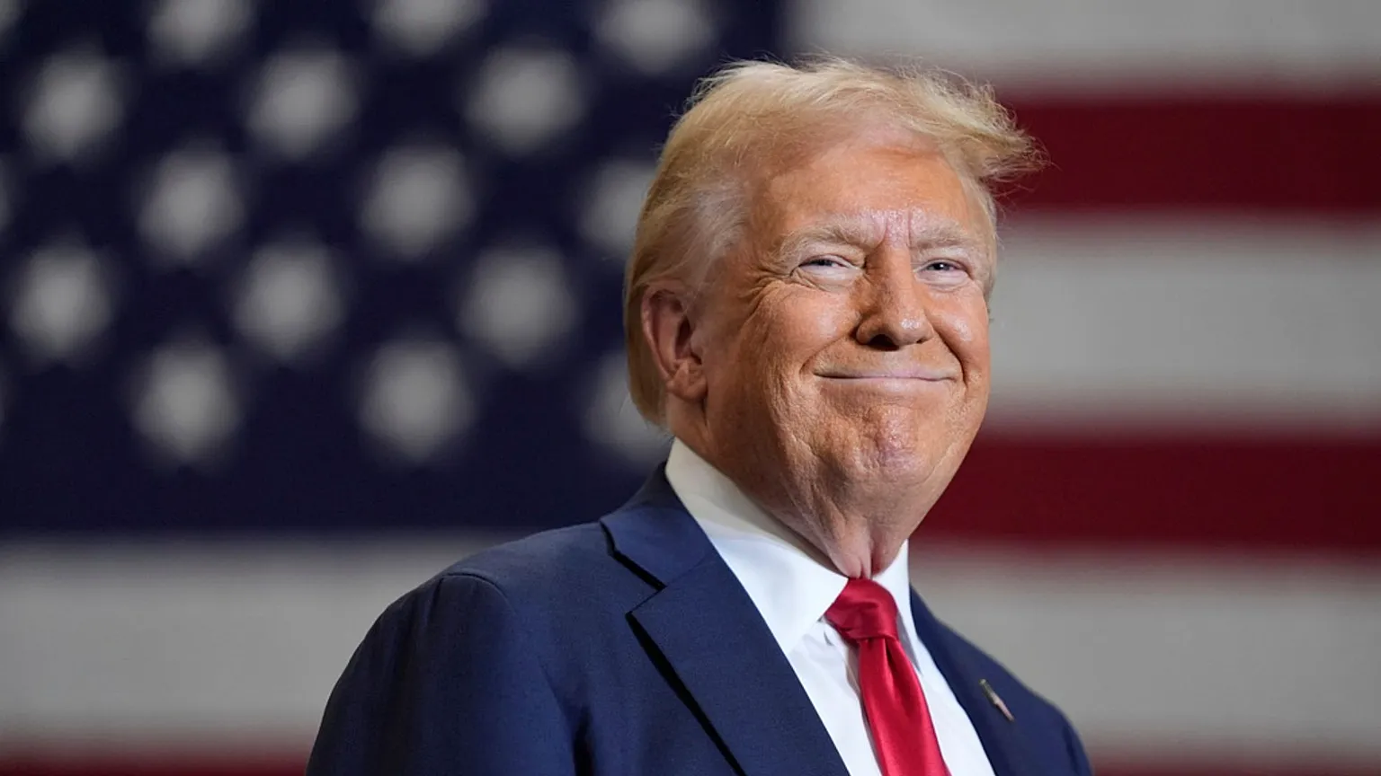 Sugiere Trump "gran arancel" a la lechuga de México pese a descartarse parásito