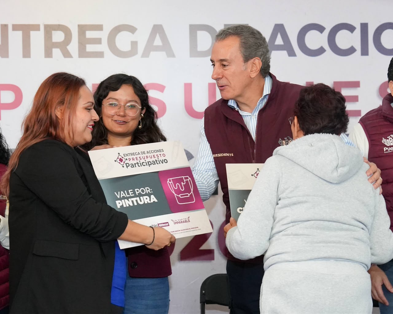 Puebla entrega apoyos a unidades habitacionales con inversión de 9.4 mdp
