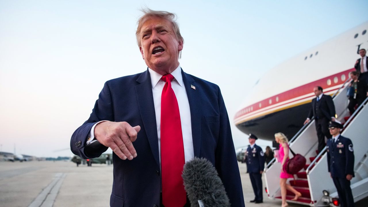 Trump amenaza con bombardear infraestructura civil de Irán por ataques en el estrecho de Ormuz