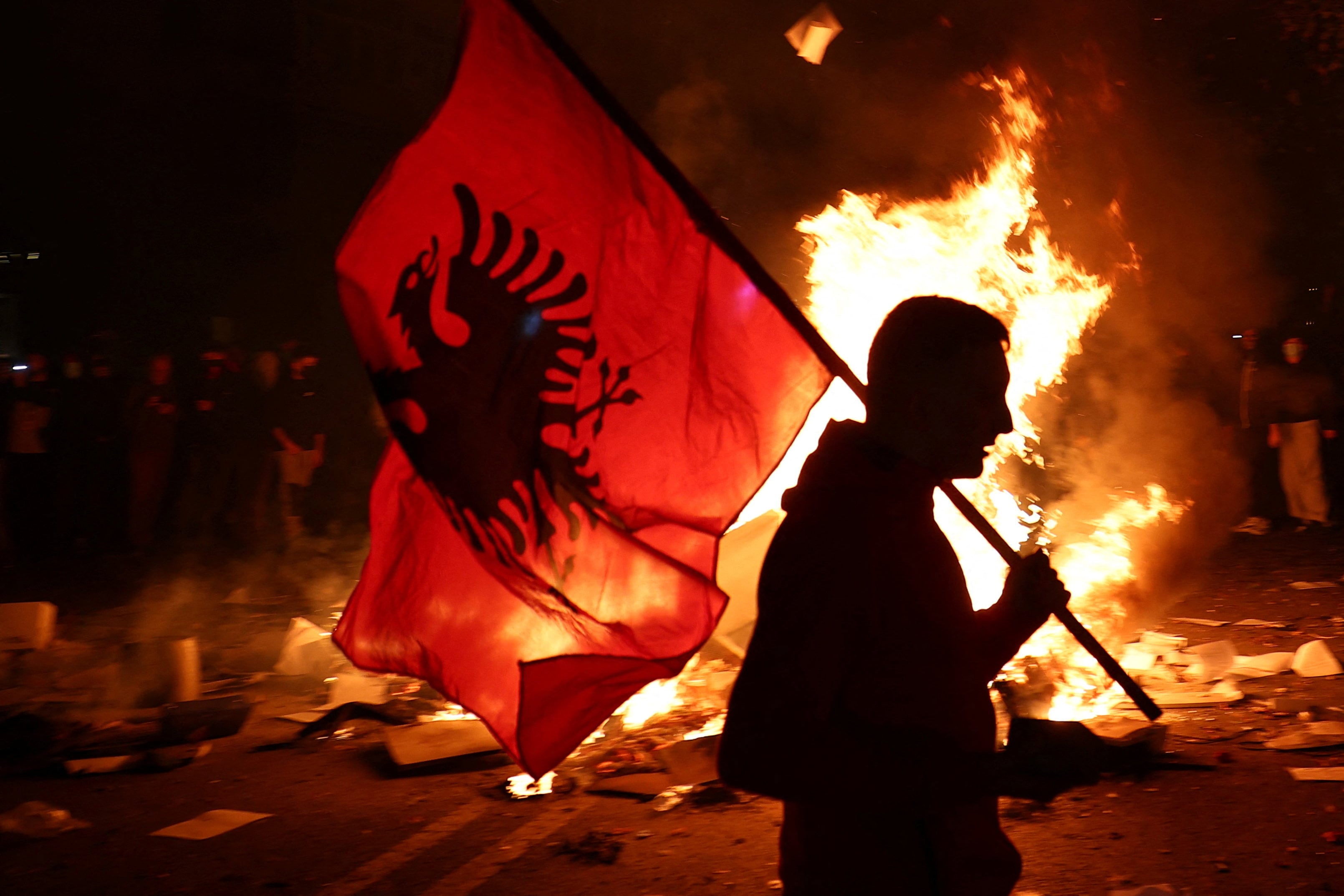 Protestas en Albania: enfrentamientos dejan más de 70 policías heridos