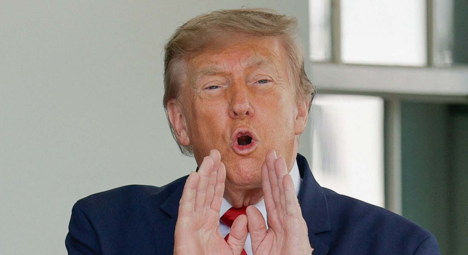 Trump cancela cobro del 20% por el estrecho de Ormuz y apuesta por inversiones del Golfo en Estados Unidos