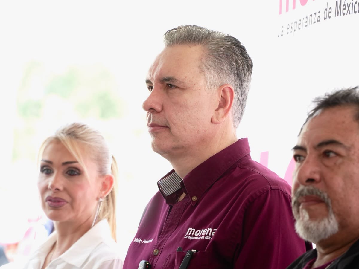 Reglas sobre celulares en aulas exigen campaña informativa previa en Nuevo León: Waldo Fernández