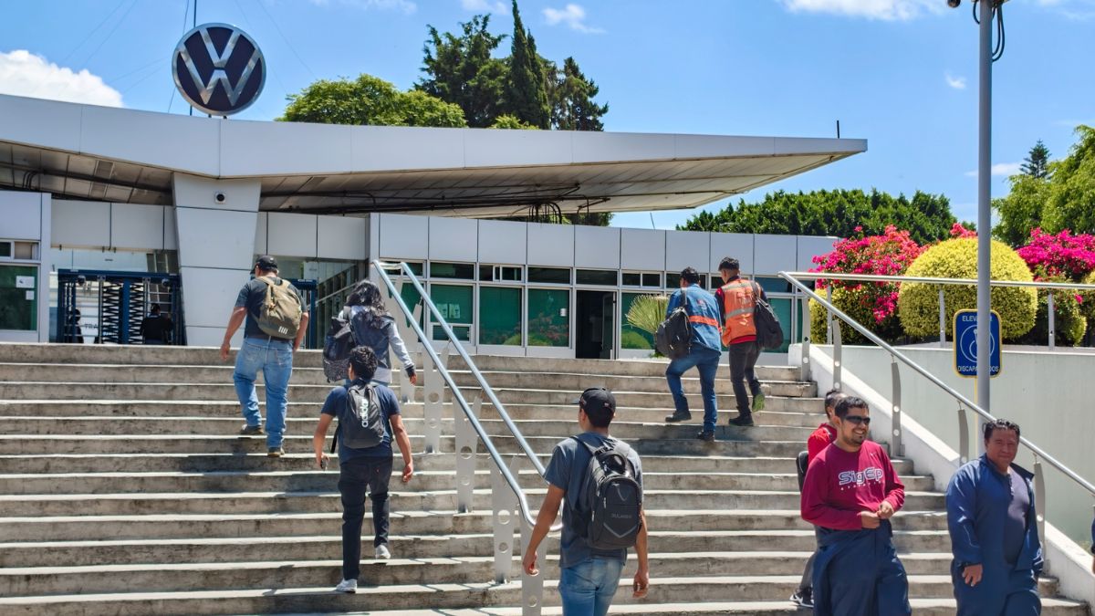 Reloj en contra en Volkswagen; convocan a juntas informativas a dos días del emplazamiento a huelga