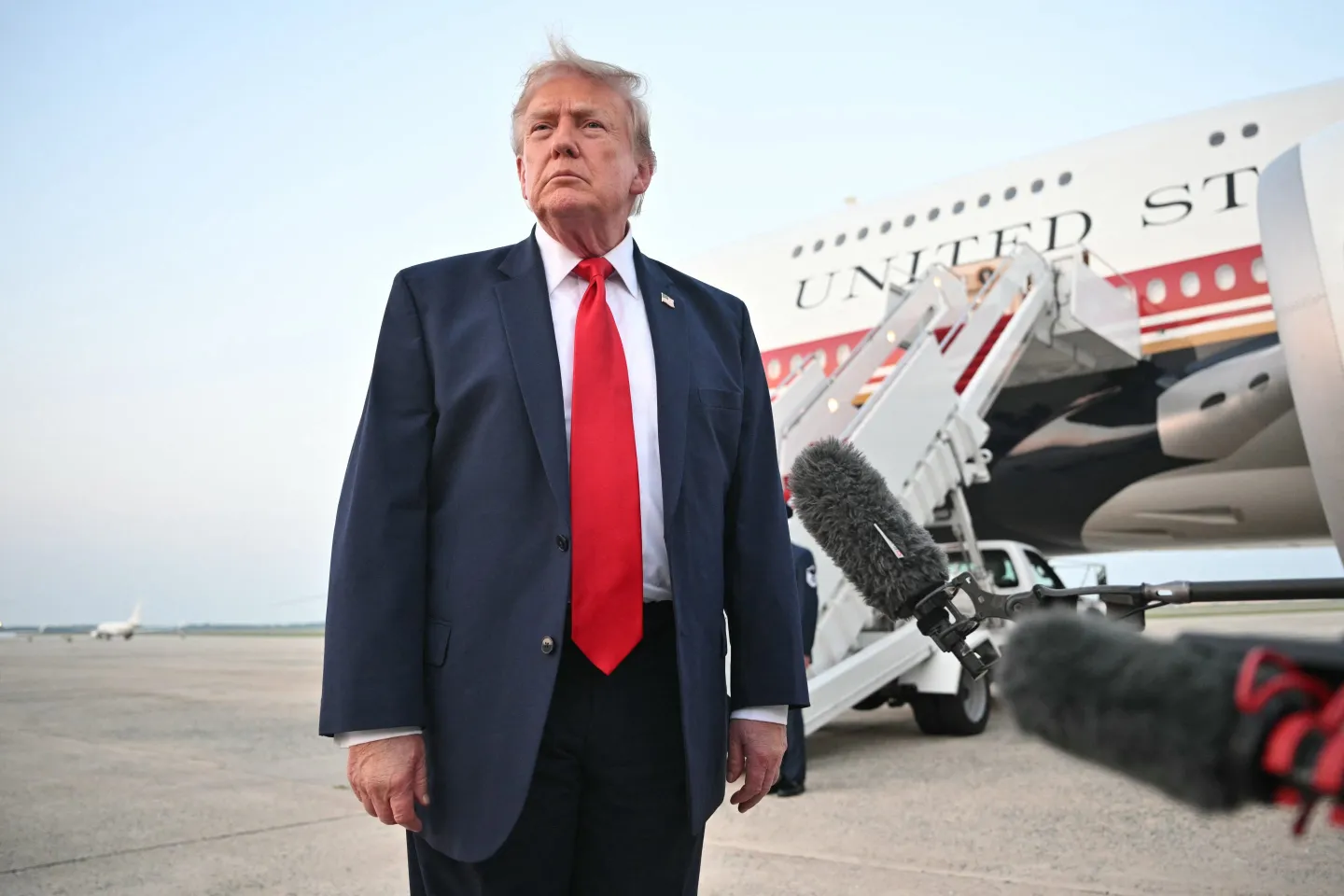 Trump afirma que Irán pidió reanudar negociaciones y advierte que retomará los ataques si fracasan
