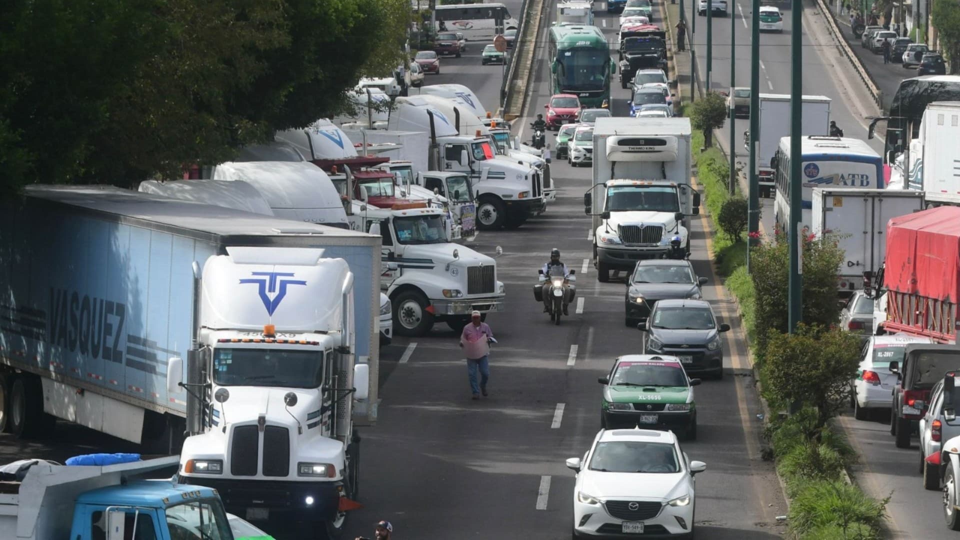 Paro de transportistas afectó carreteras en 19 estados; hubo movilizaciones en 38 puntos