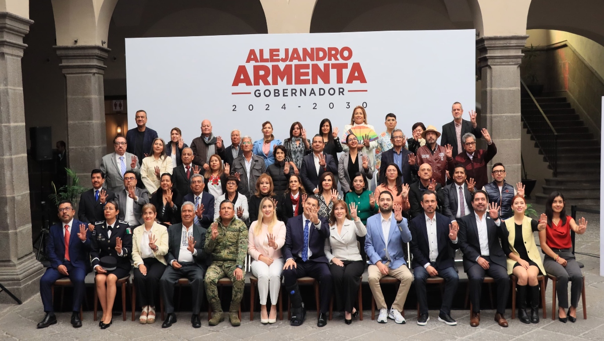 Diez funcionarios del Gobierno de Puebla renuncian para buscar candidaturas de Morena en 2027