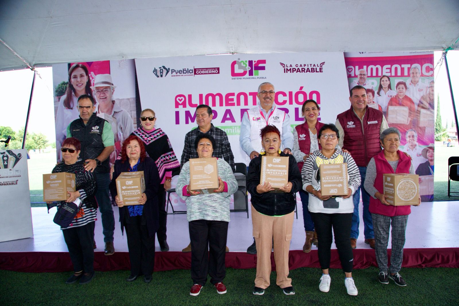 DIF Puebla entrega más de 12 mil despensas en San Felipe Hueyotlipan
