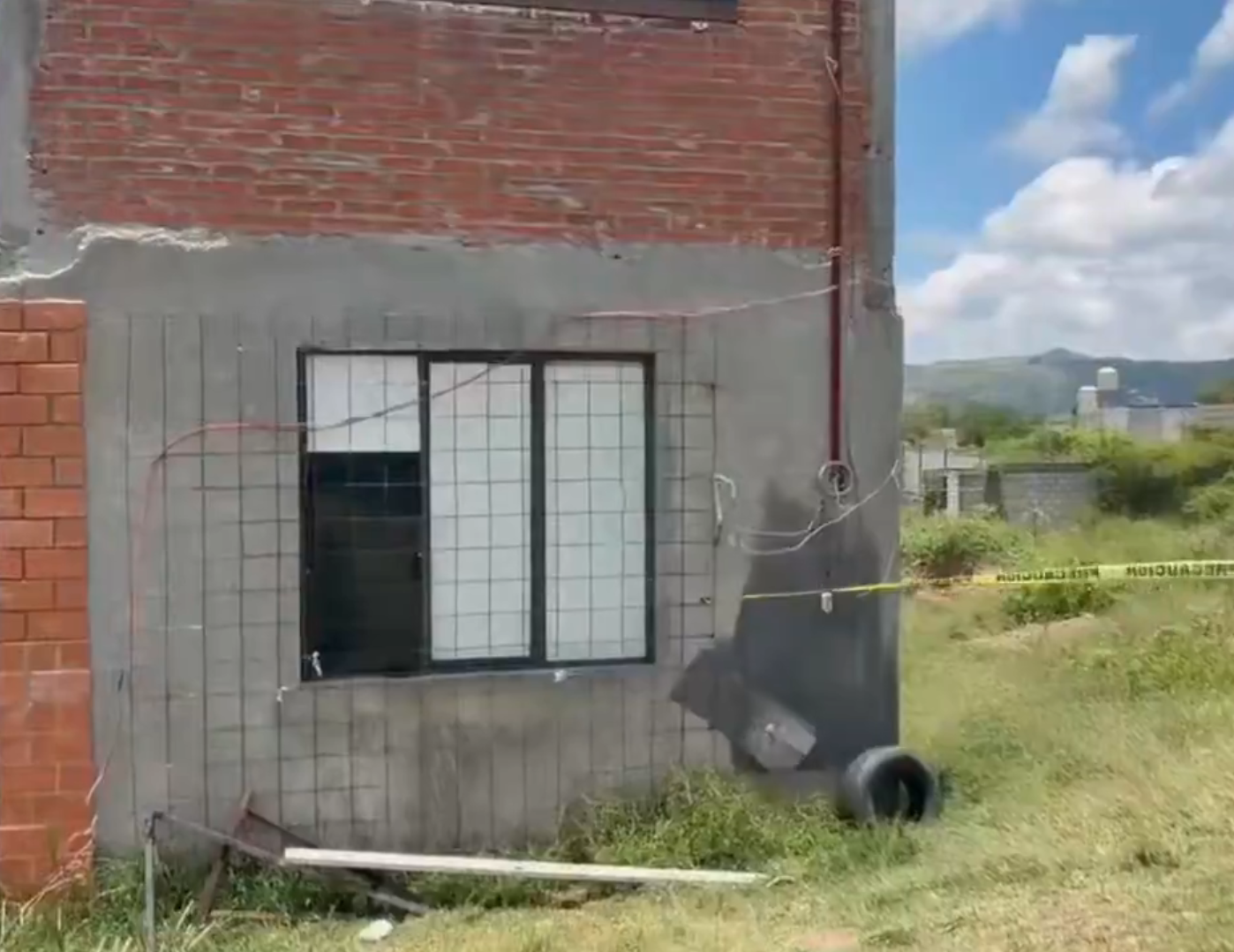 Hallan maniatados y sin vida a dos hermanos en San Francisco Totimehuacán