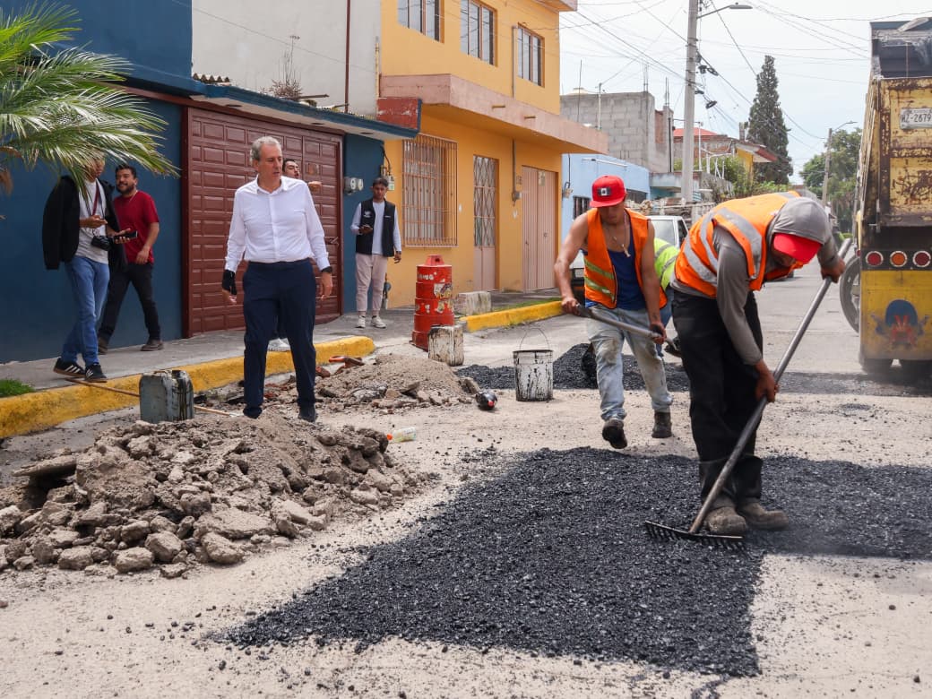 Supervisa Pepe Chedraui avances del programa de bacheo en Lomas de Castillotla