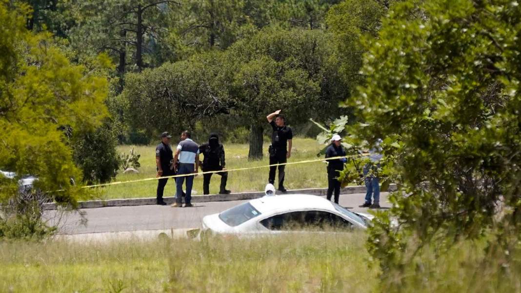 Hallan 4 cuerpos encobijados dentro de un automóvil abandonado en Cuautinchán, Puebla