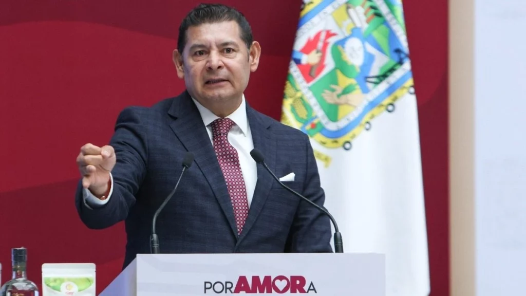 Tras exhibirse 134 infracciones, Armenta asegura que pagó sus fotomultas y pide a funcionarios hacer lo mismo