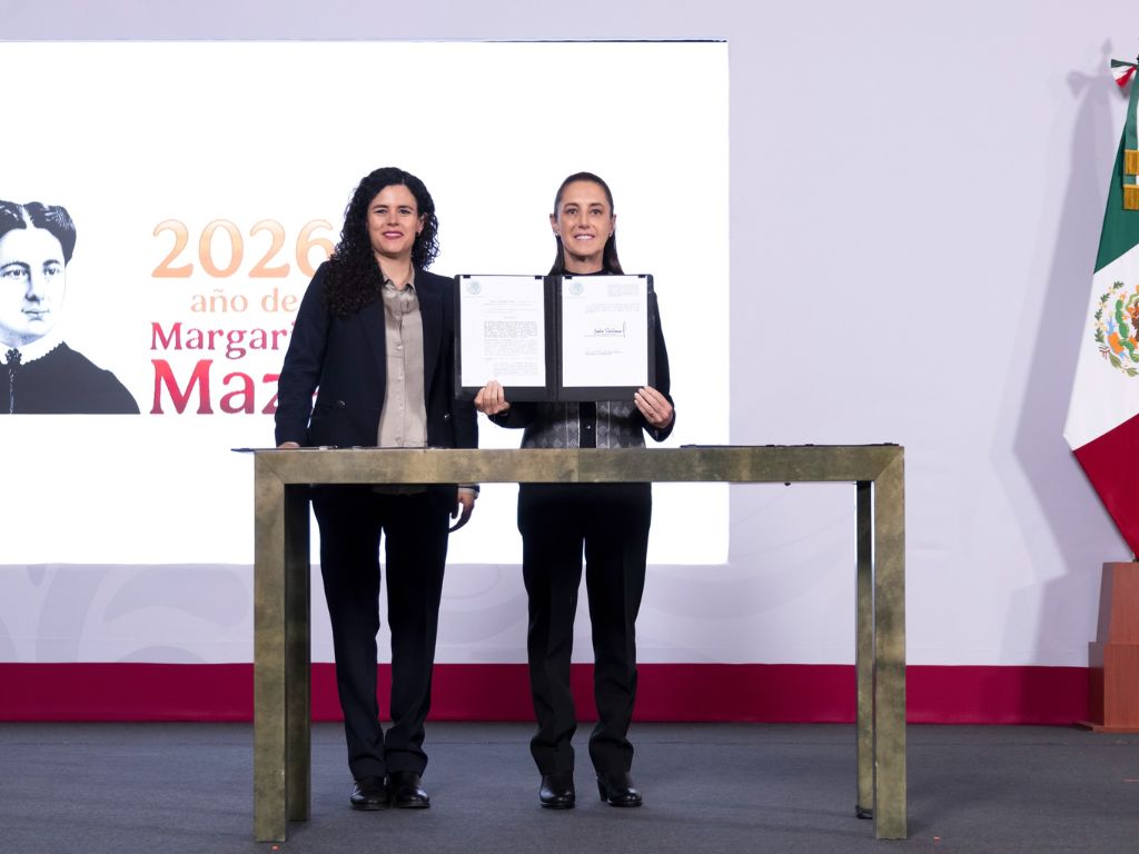 Sheinbaum firma decreto que limita la doble nacionalidad para candidaturas desde 2028
