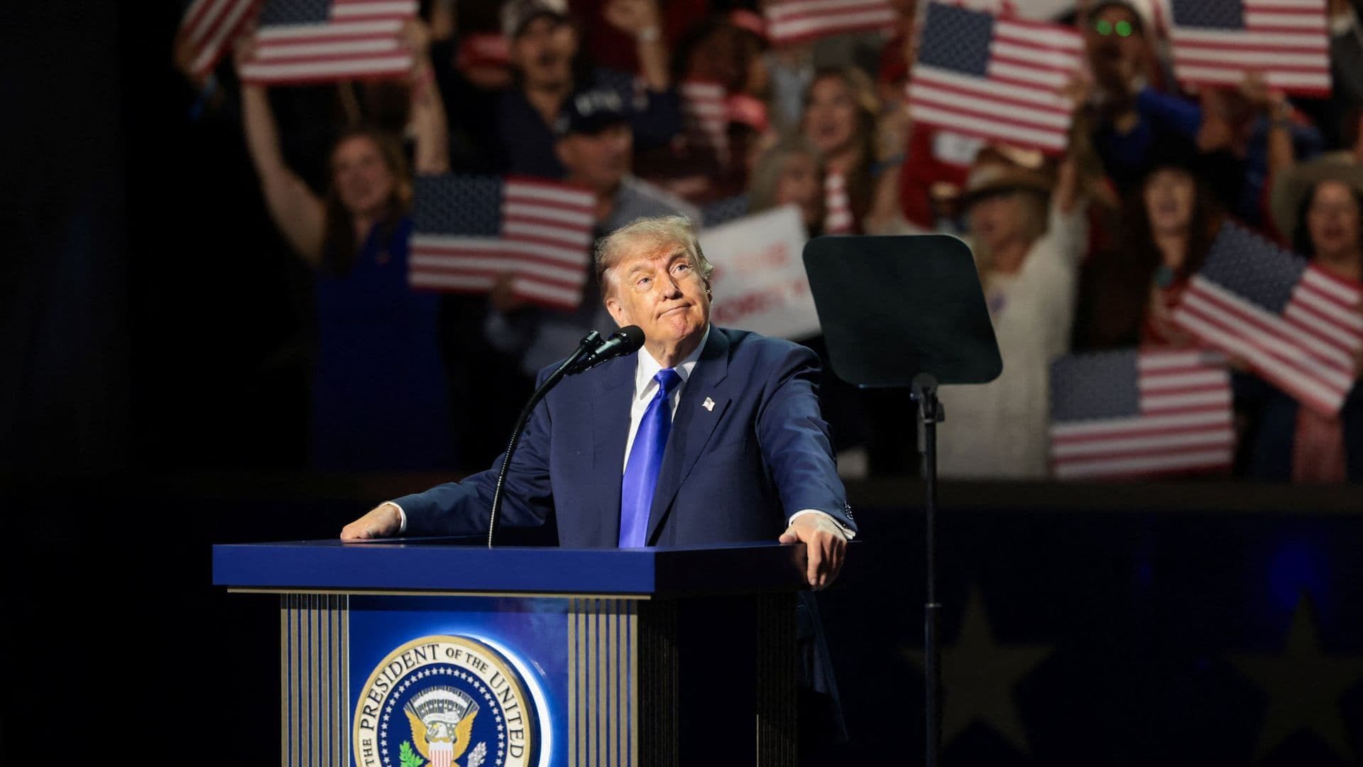 Trump promete pagar 5 mil dólares a estadounidenses si republicanos ganan el Congreso